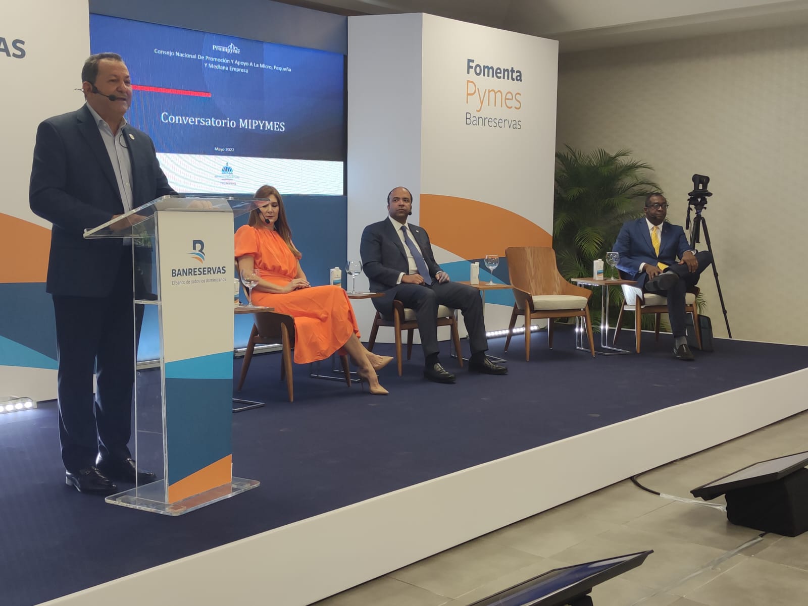 Futuro de las Mipymes: En Conversatorio Banreservas Porfirio Peralta Defiende logros de las Mipymes